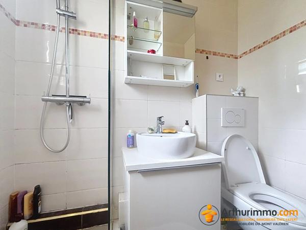 Vente                                                      Appartement
                        
                     3 pièces                      42 m2                     à Courbevoie