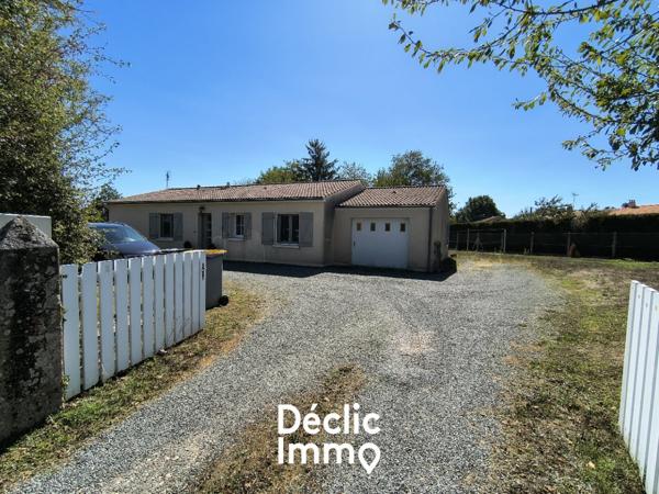 Vente maison de village Menigoute, 111m² 5 pièces 158 250€ avec garage