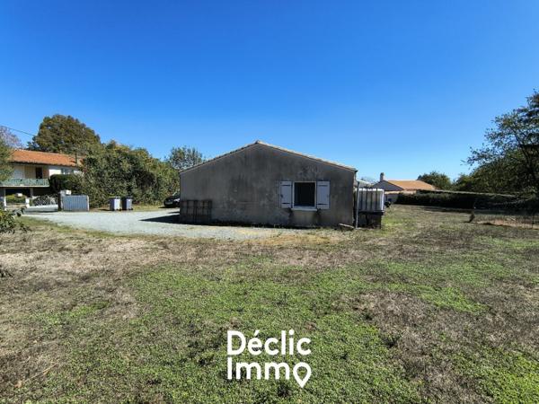 Vente maison de village Menigoute, 111m² 5 pièces 158 250€ avec garage
