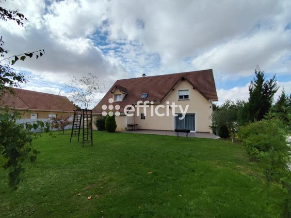 Maison 5 pièces - 221 m²