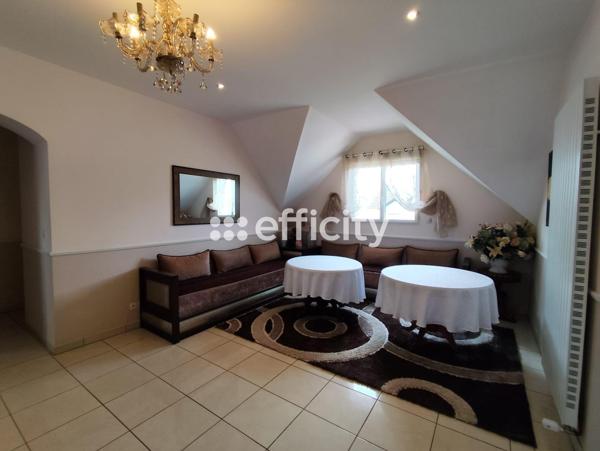 Maison 5 pièces - 221 m²