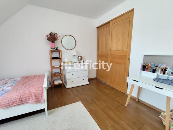 Maison 5 pièces - 221 m²