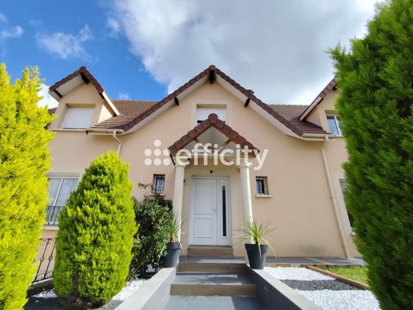 Maison 5 pièces - 221 m²