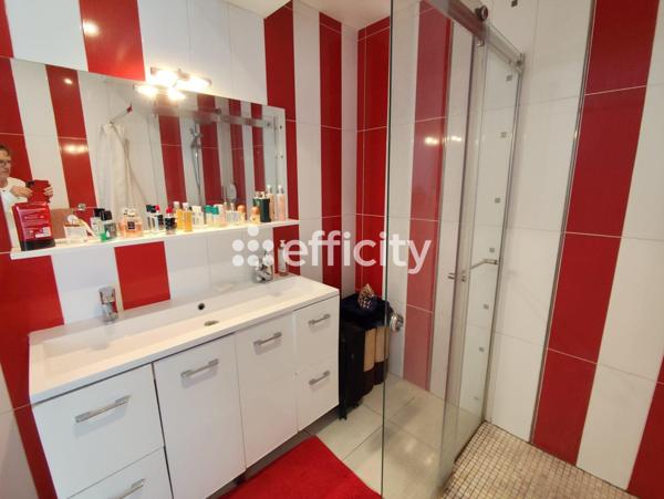 Maison 5 pièces - 221 m²