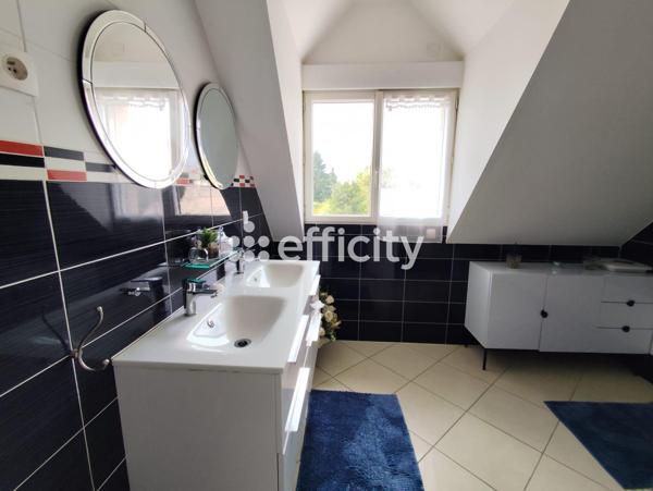 Maison 5 pièces - 221 m²