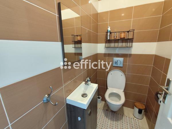 Maison 5 pièces - 221 m²