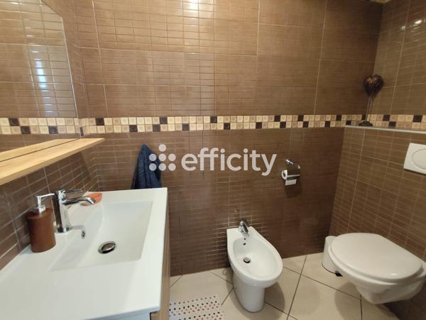 Maison 5 pièces - 221 m²