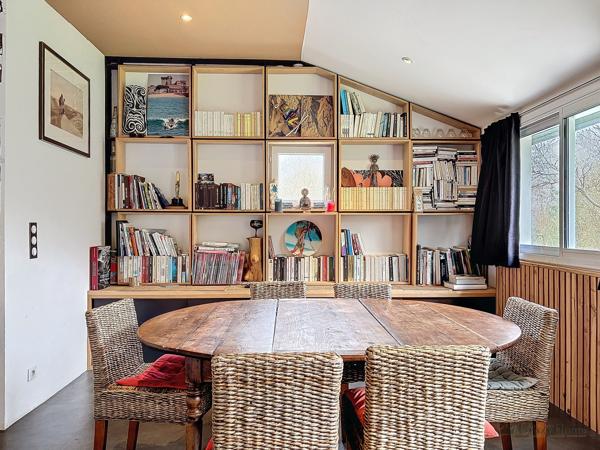Appartement
                                                                                                                                                                                                                                                                                                                        3 pièce(s)                                                                                                                                                                                                          2 chambre(s)                                                                                                                                                                                                          89.58  m²