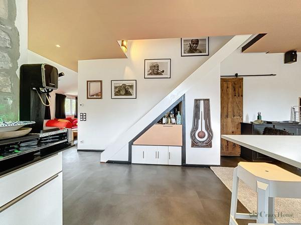 Appartement
                                                                                                                                                                                                                                                                                                                        3 pièce(s)                                                                                                                                                                                                          2 chambre(s)                                                                                                                                                                                                          89.58  m²