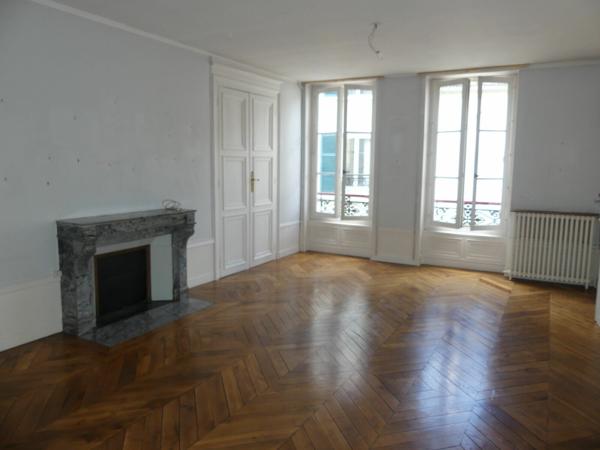 Maison à vendre    6 pièces •    Coulommiers