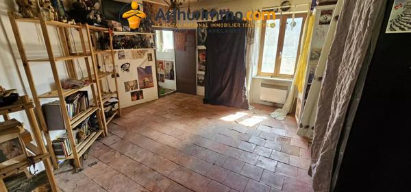 Vente                                                      Maison
                        
                     2 pièces                      105 m2                     à Rennes-les-Bains