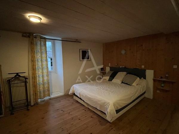 2 maisons 215m² grange et terrain