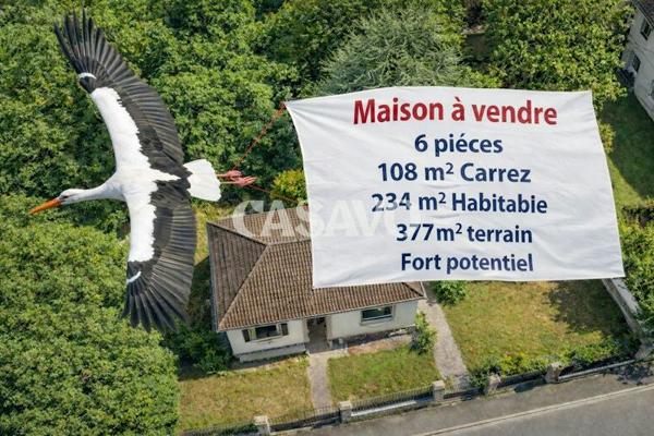 Vente Maison 5 pièces de 108m² - 94290 Villeneuve-le-Roi