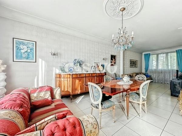 Vente Maison 5 pièces de 108m² - 94290 Villeneuve-le-Roi