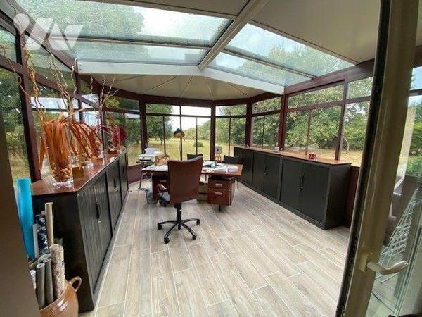 A proximité immédiate de la mer, des plages, de la campagne et non loin du bourg de PLOUHA, jol...