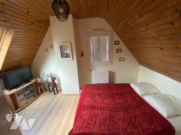 A proximité immédiate de la mer, des plages, de la campagne et non loin du bourg de PLOUHA, jol...