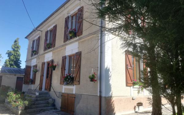 Maison à vendre    6 pièces • 186 m2 Jouy-le-Châtel