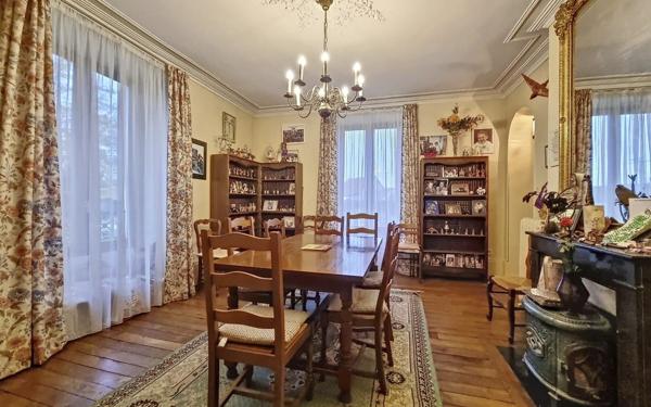 Maison à vendre    6 pièces • 186 m2 Jouy-le-Châtel