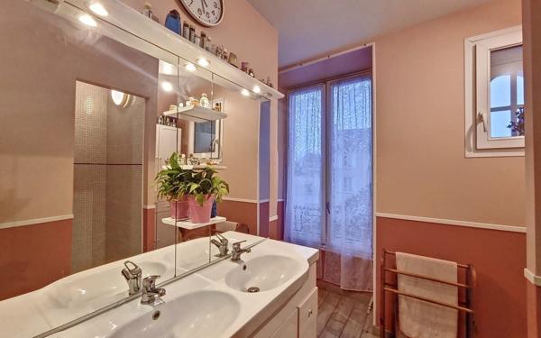 Maison à vendre    6 pièces • 186 m2 Jouy-le-Châtel