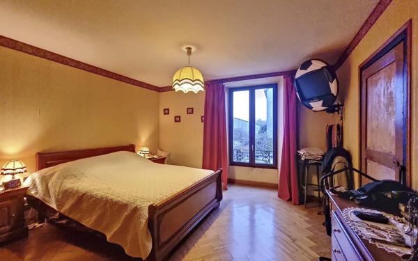 Maison à vendre    6 pièces • 186 m2 Jouy-le-Châtel