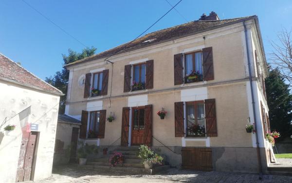 Maison à vendre    6 pièces • 186 m2 Jouy-le-Châtel