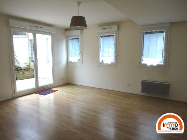 T3  TERRASSE SOTTEVILLE