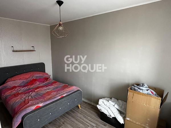 Maison familiale avec piscine. Plateau de Montrond (25 km de Lyon)