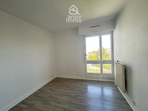 Appartement
                                                                                                                                                                                                                                                                                                                        4 pièce(s)                                                                                                                                                                                                          2 chambre(s)                                                                                                                                                                                                          77.64  m²