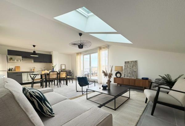 Castelginest (31780) BEAU T5 DERNIER ETAGE AVEC TERRASSE