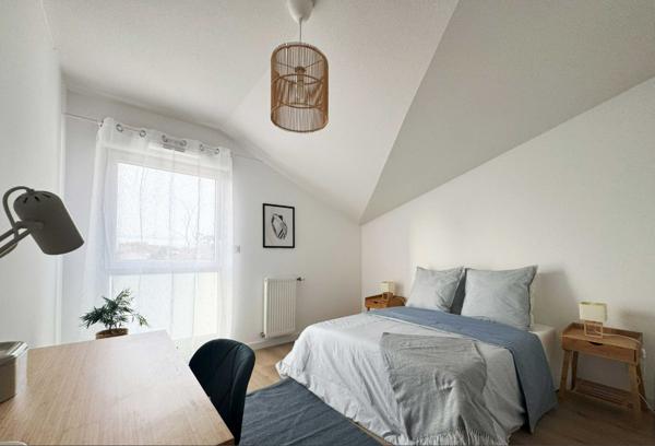 Castelginest (31780) BEAU T5 DERNIER ETAGE AVEC TERRASSE