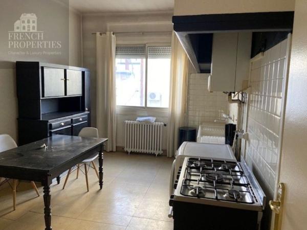 Appartement  terrasse -  Premier étage - Surf hab  122m²  - Copropriété de 03 lots -  Proche centre ville de Perpignan