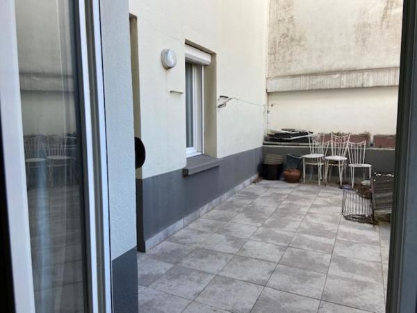Appartement  terrasse -  Premier étage - Surf hab  122m²  - Copropriété de 03 lots -  Proche centre ville de Perpignan