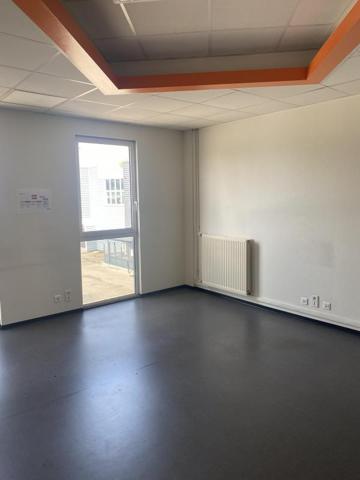 Bureaux à louer – Espace commercial Saint-Marc (face au bowling du Rouergue)