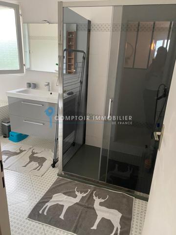 Maison
                                                                                                                                                                                                                                                                                                                        6 pièce(s)                                                                                                                                                                                                          5 chambre(s)                                                                                                                                                                                                          168  m²