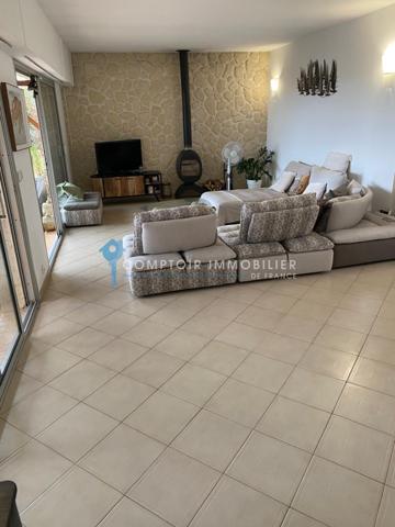 Maison
                                                                                                                                                                                                                                                                                                                        6 pièce(s)                                                                                                                                                                                                          5 chambre(s)                                                                                                                                                                                                          168  m²