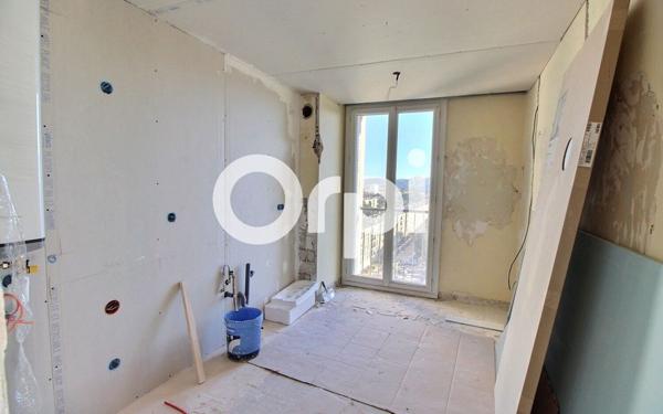 Appartement à vendre    3 pièces • 67,58 m2 Marseille 12