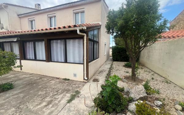 Maison à vendre    6 pièces •  Pia