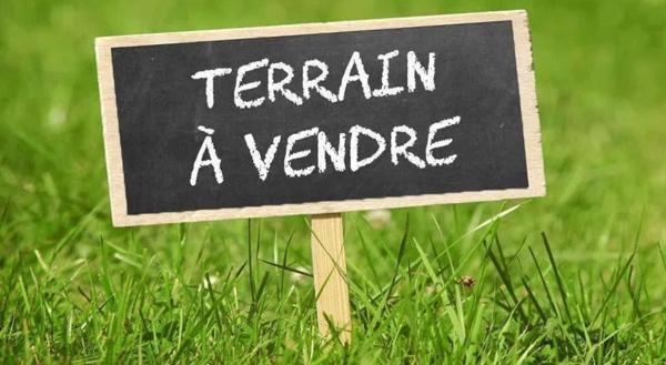 Terrain au calme, au fond d’une impasse, prêt à bâtir !