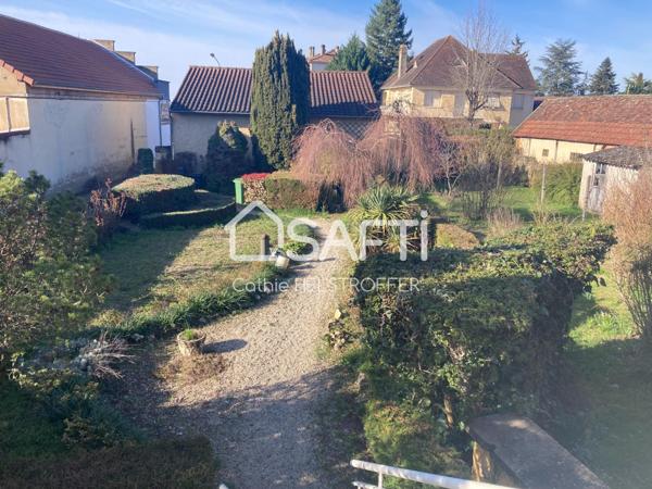 A saisir ! maison + studio + local commercial + espace de stockage