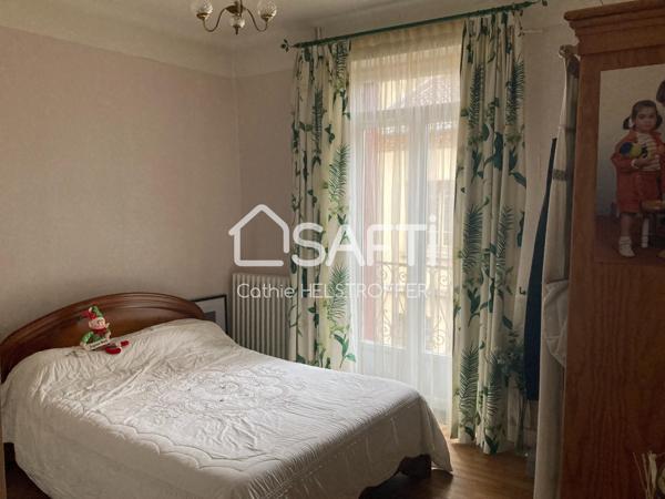 A saisir ! maison + studio + local commercial + espace de stockage