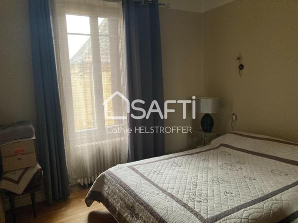 A saisir ! maison + studio + local commercial + espace de stockage