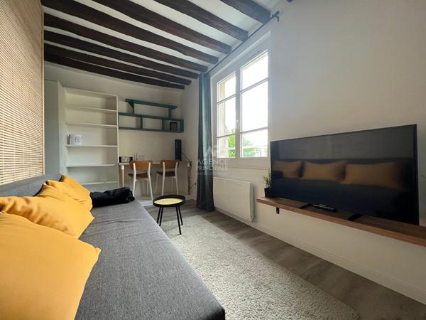 "Versailles Saint-Louis" Très Bel Appartement de 2 pièces meublé avec goût de 38 m² ! Loyer 1 302.21 €/mois charges comprises **  - Référence  14510