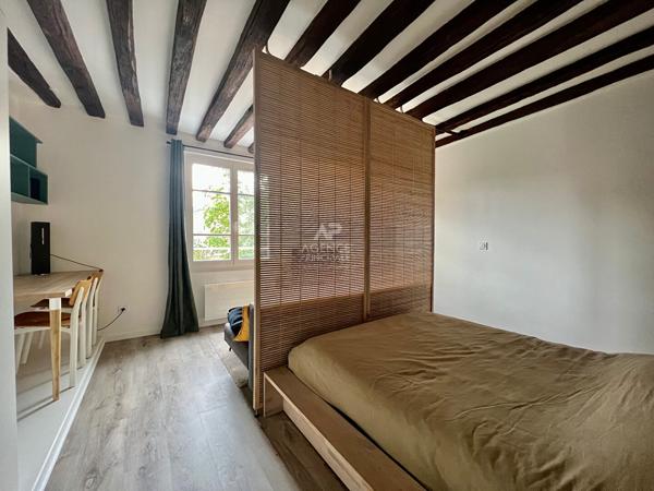 "Versailles Saint-Louis" Très Bel Appartement de 2 pièces meublé avec goût de 38 m² ! Loyer 1 302.21 €/mois charges comprises **  - Référence  14510