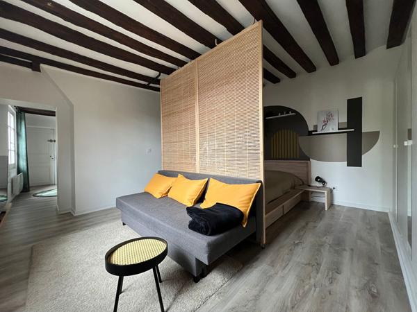 "Versailles Saint-Louis" Très Bel Appartement de 2 pièces meublé avec goût de 38 m² ! Loyer 1 302.21 €/mois charges comprises **  - Référence  14510
