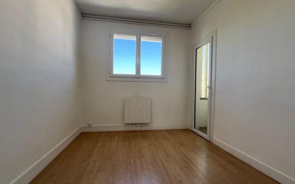 Appartement à vendre    4 pièces • 73 m2 Bordeaux