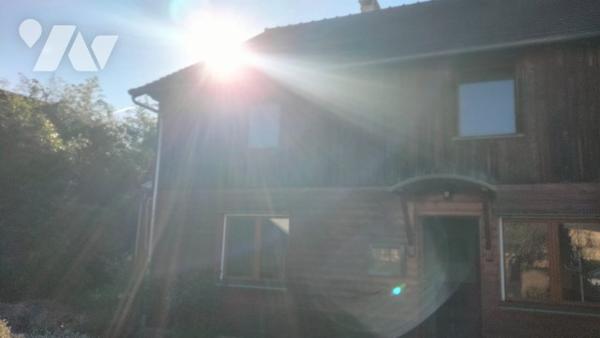 L'étude GAUME vous propose cette maison/local professionnel en parfait état situé plein centre.