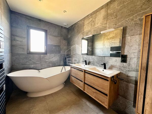 Maison contemporaine de 6 pièces à vendre à Villelongue-de-la-Salanque