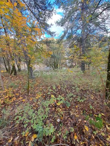 Terrain de 1 602 m²