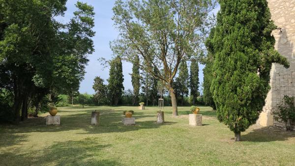 Nîmes (30000) Exceptionnel ! Opportunité ! Baisse de prix 1 968 000 euros au lieu de 2 494 000, Mas de 1000 m2 env , 40 couc