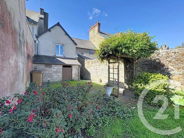 Maison à vendre  5 pièces - 103,87 m 2   LAMBALLE  - 22